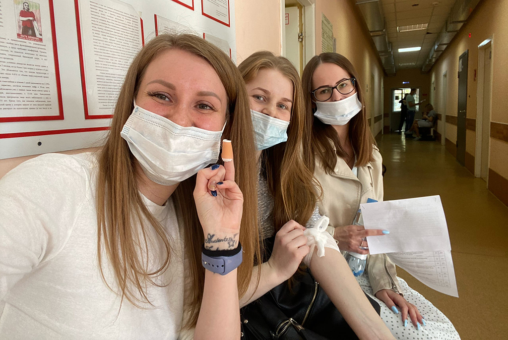 Сотрудники учебного управления Томского госуниверситета систем управления и радиоэлектроники стали донорами крови 