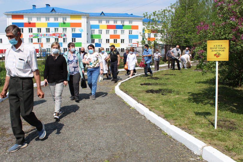 В Горно-Алтайске появилась Аллея Почетных доноров 