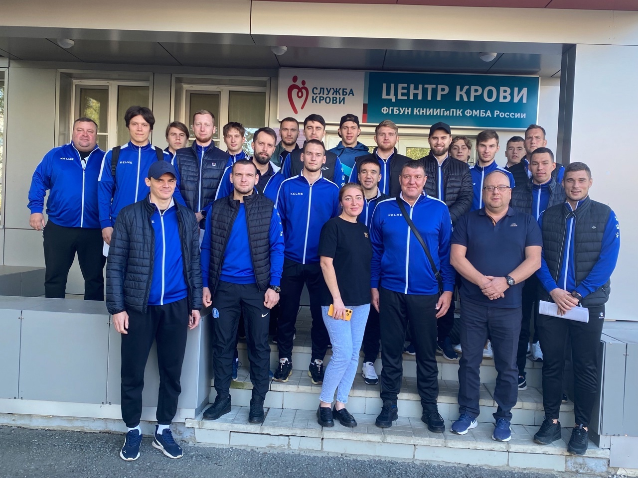Донорство хоккею не помеха: Игроки хоккейного клуба «Родина» в Кирове вступили в регистр доноров костного мозга