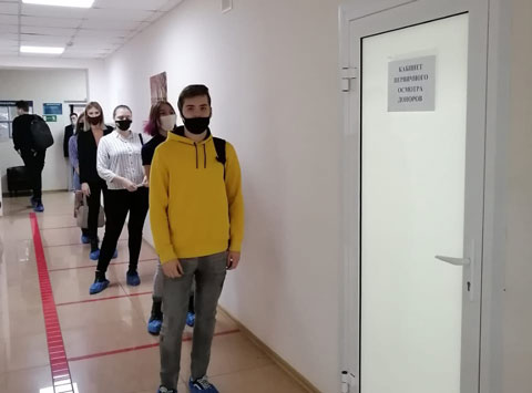 Студенты Сибирского госуниверситета путей сообщения сдали кровь