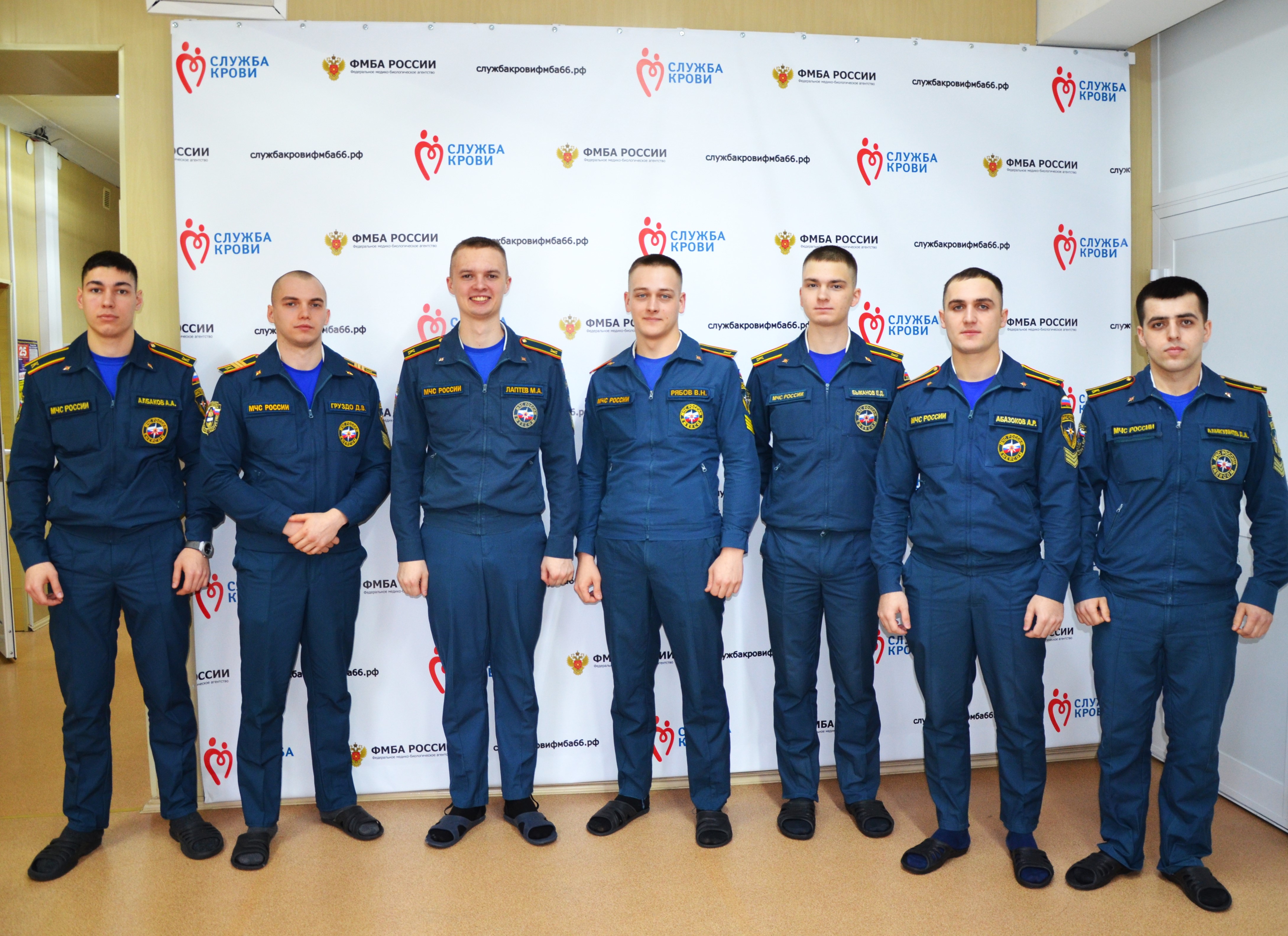 «Помогать людям - наша профессия!»: курсанты Уральского института противопожарной службы МЧС 