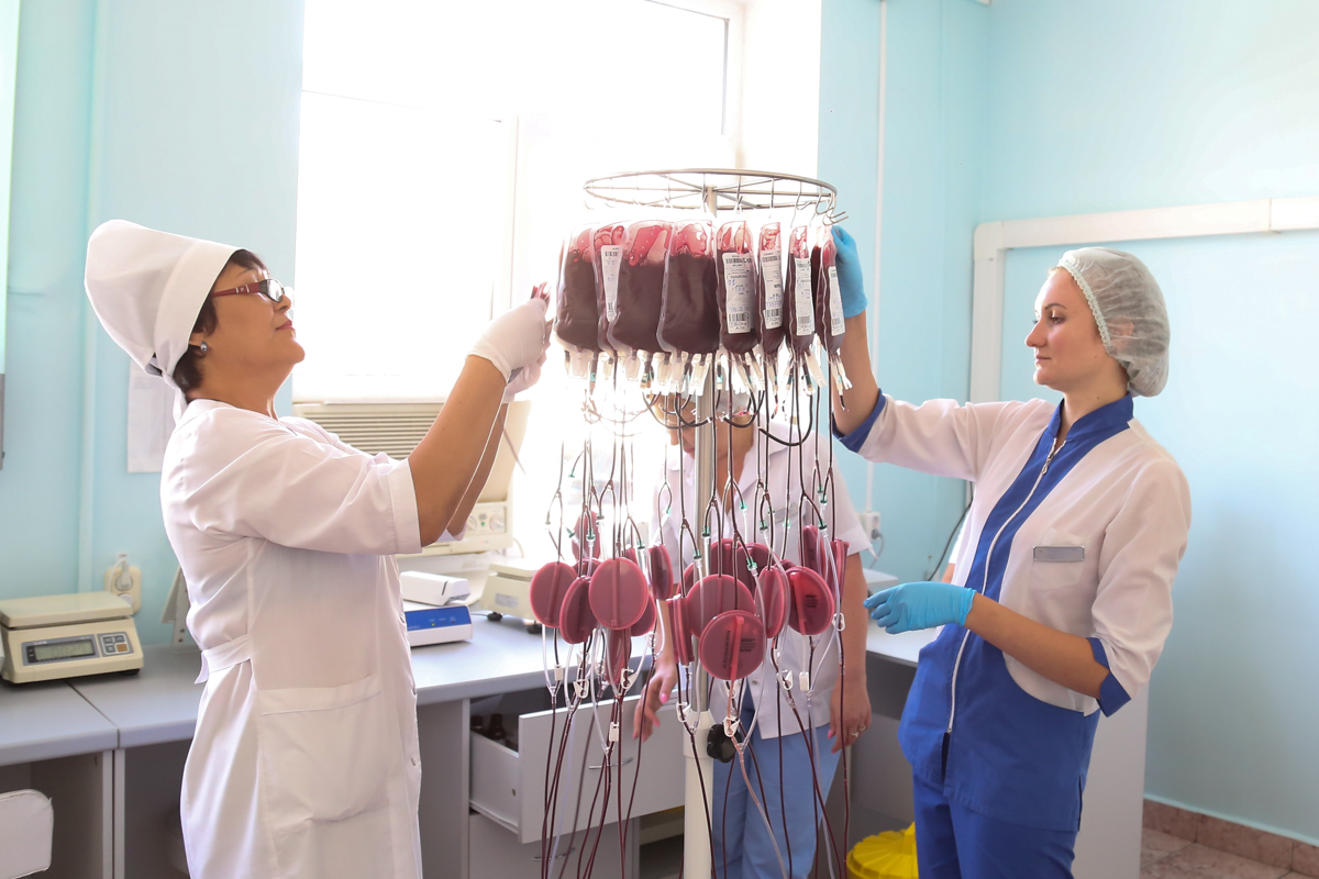 Своей кровью готовы поделиться около 10 000 астраханцев
